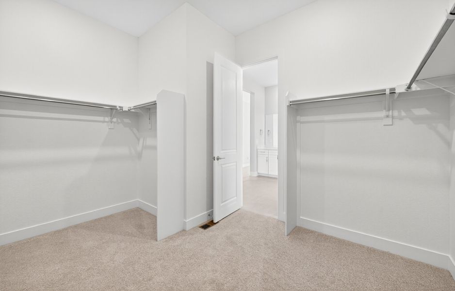 Spacious, unfurnished interior of a new home in Trailstone, Arvada (Image 22).