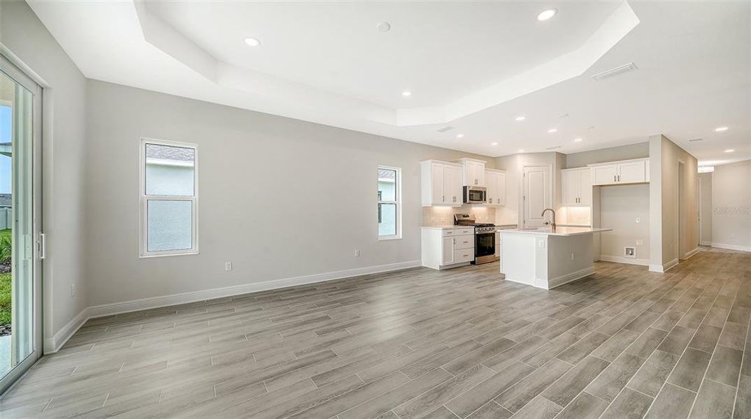 Spacious, unfurnished interior of a new home in Canoe Creek, Parrish (Image 17).