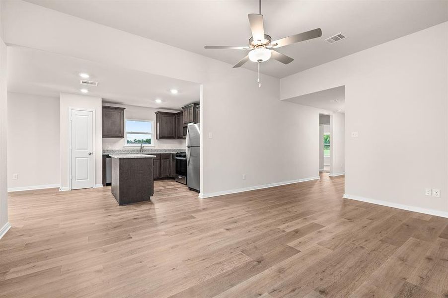 Spacious, unfurnished interior of a new home in Creekside Estates, Terrell (Image 4). Spacious, unfurnished interior of a new home in Creekside Estates, Terrell (Image 4).