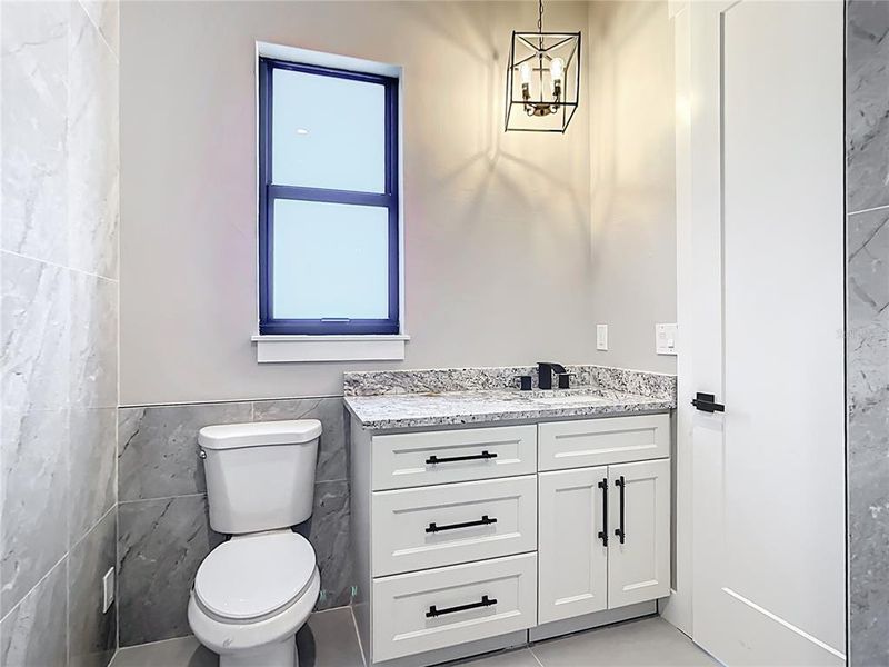 Spacious, unfurnished interior of a new home in , Englewood (Image 35).