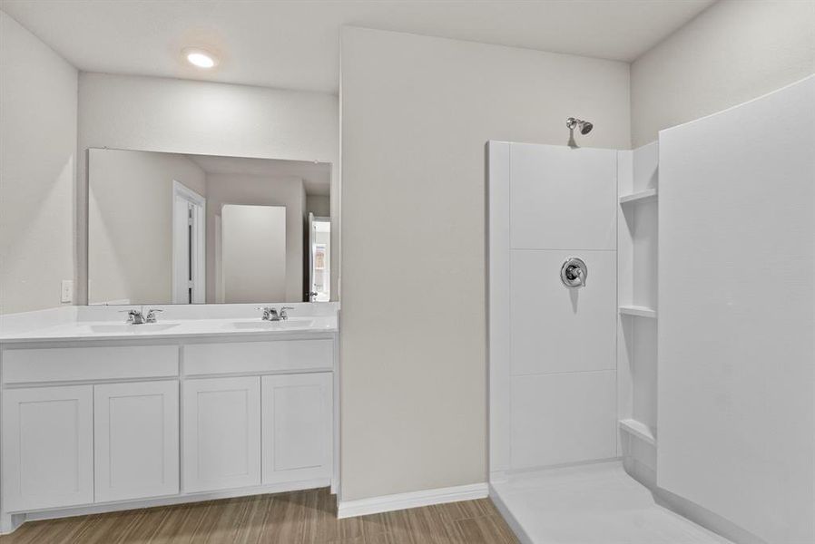 Furnished interior view inside a new home in Meadowbrook Estates, Cleburne (Image 13).