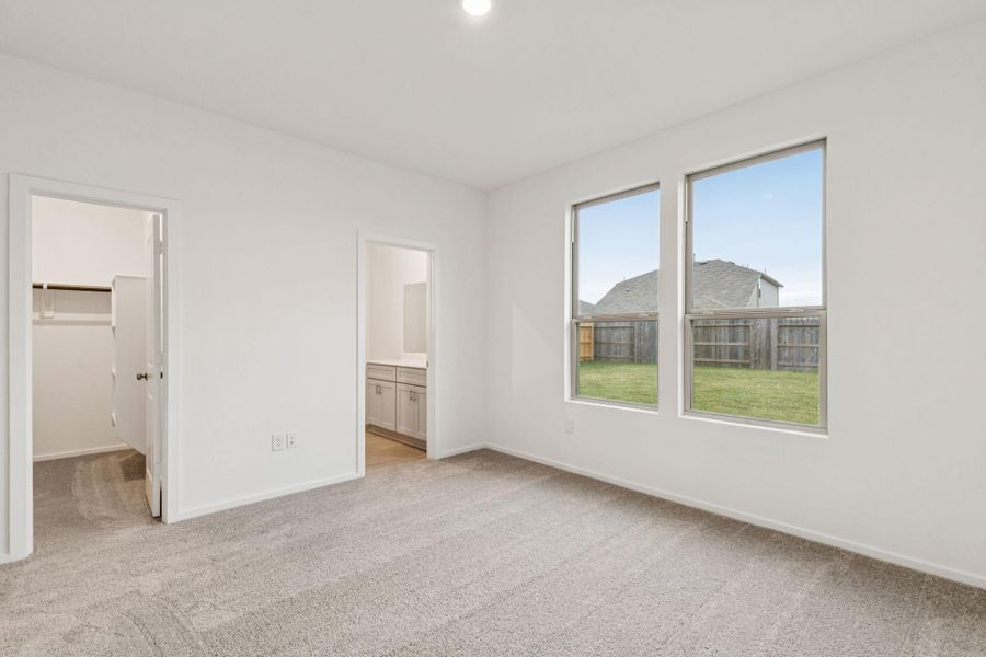 Spacious, unfurnished interior of a new home in Mavera, Conroe (Image 15).