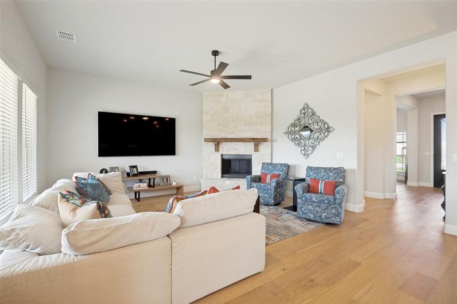 Furnished interior view inside a new home in , Waxahachie (Image 5).