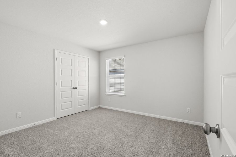 Spacious, unfurnished interior of a new home in Cinco Lakes, San Antonio (Image 14).