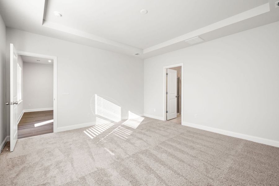 Spacious, unfurnished interior of a new home in Waterways, Richmond Hill (Image 16).