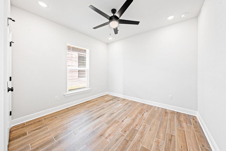 Spacious, unfurnished interior of a new home in Natureview, Freeport (Image 19).