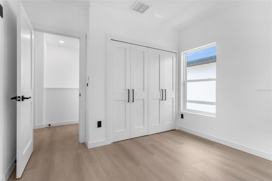 Spacious, unfurnished interior of a new home in , St. Petersburg (Image 22).