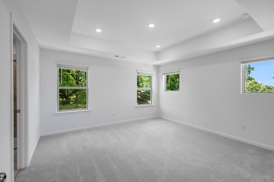 Spacious, unfurnished interior of a new home in Hampton Trace, Marietta (Image 22).