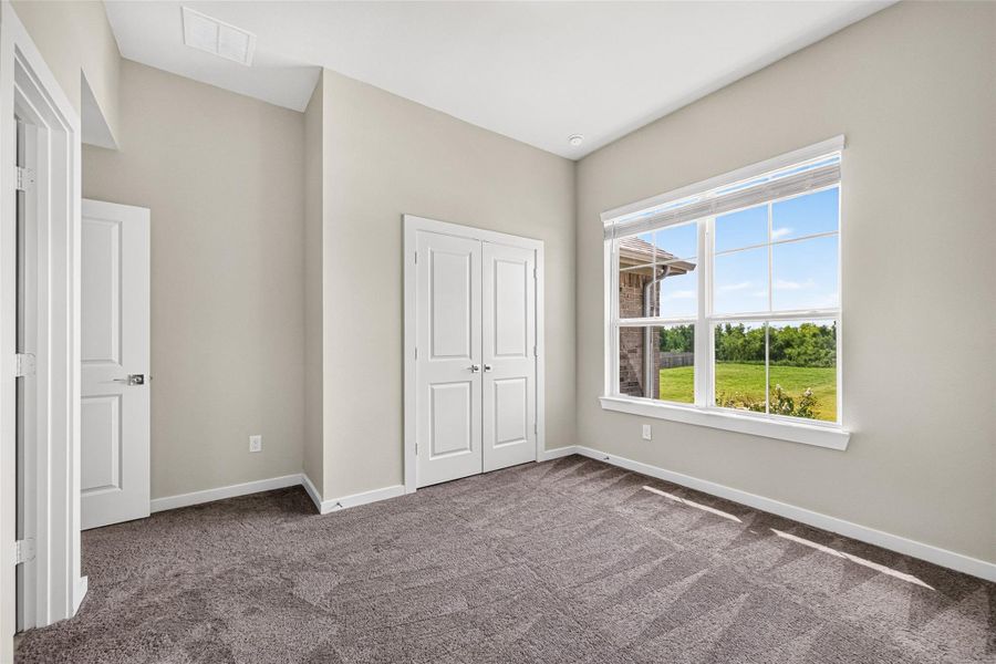 Spacious, unfurnished interior of a new home in , Mont Belvieu (Image 37).