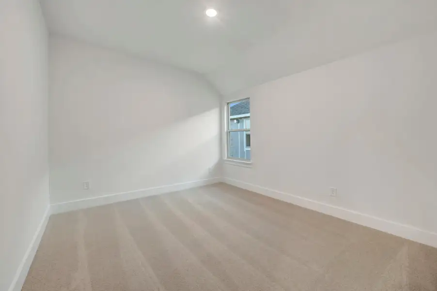 Spacious, unfurnished interior of a new home in LaPrelle, Fort Worth (Image 27).