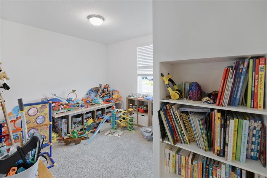 Furnished interior view inside a new home in , Winter Haven (Image 16).