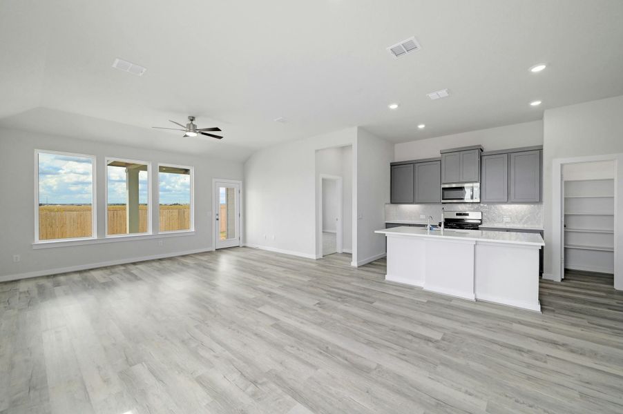 Spacious, unfurnished interior of a new home in Willowbrook, New Braunfels (Image 12). Spacious, unfurnished interior of a new home in Willowbrook, New Braunfels (Image 12).