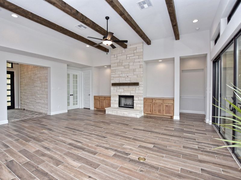 Representative unfurnished interior of a home built from the Santa Barbara II by Giddens Homes in Scofield Farms Estates, Georgetown (Image 145).