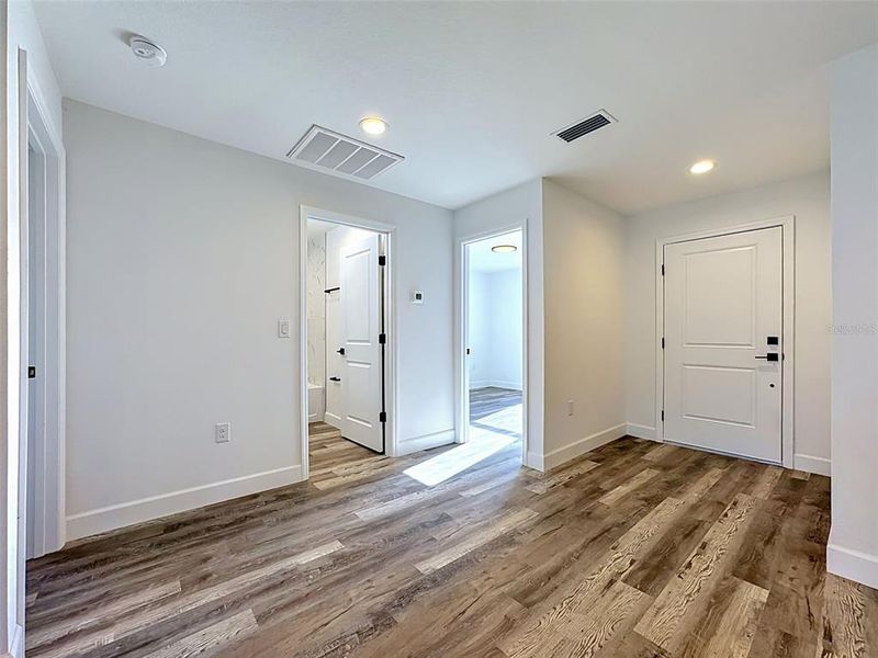 Spacious, unfurnished interior of a new home in , North Port (Image 12).