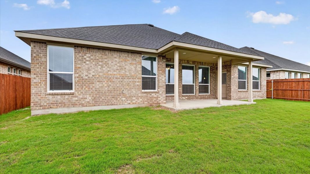 Representative exterior details of a home built from the Guadalupe by D.R. Horton in Lakeview Pointe, Midlothian (Image 4).