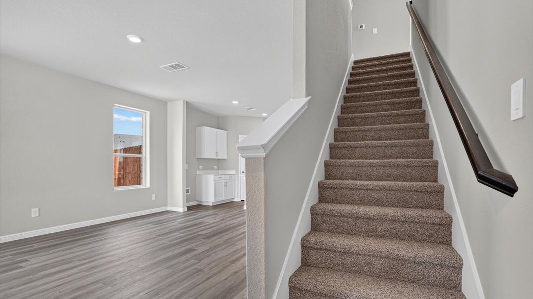Spacious, unfurnished interior of a new home in Saratoga, Granbury (Image 18).