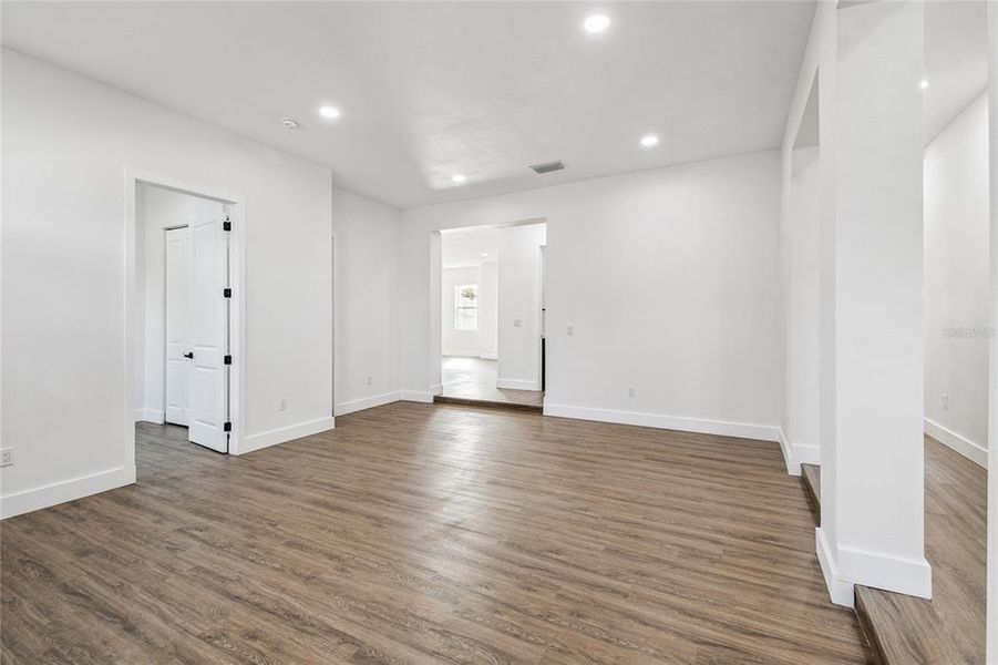 Spacious, unfurnished interior of a new home in , Spring Hill (Image 24).