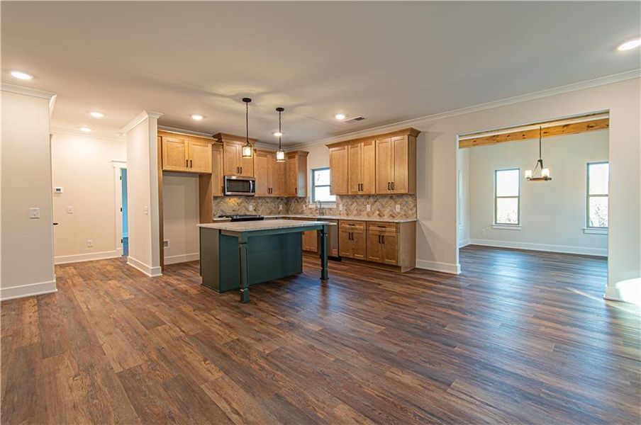 Furnished interior view inside a new home in , Jasper (Image 7).