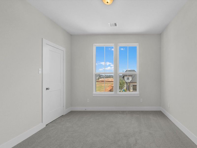 Spacious, unfurnished interior of a new home in Oakhill Reserve, Tomball (Image 16).
