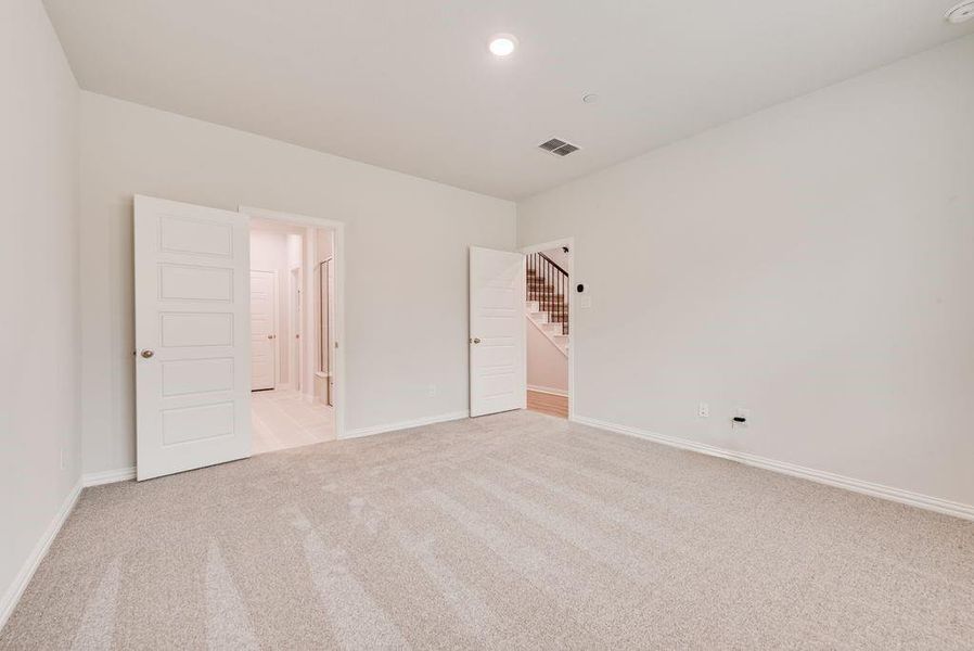 Spacious, unfurnished interior of a new home in , Frisco (Image 15).