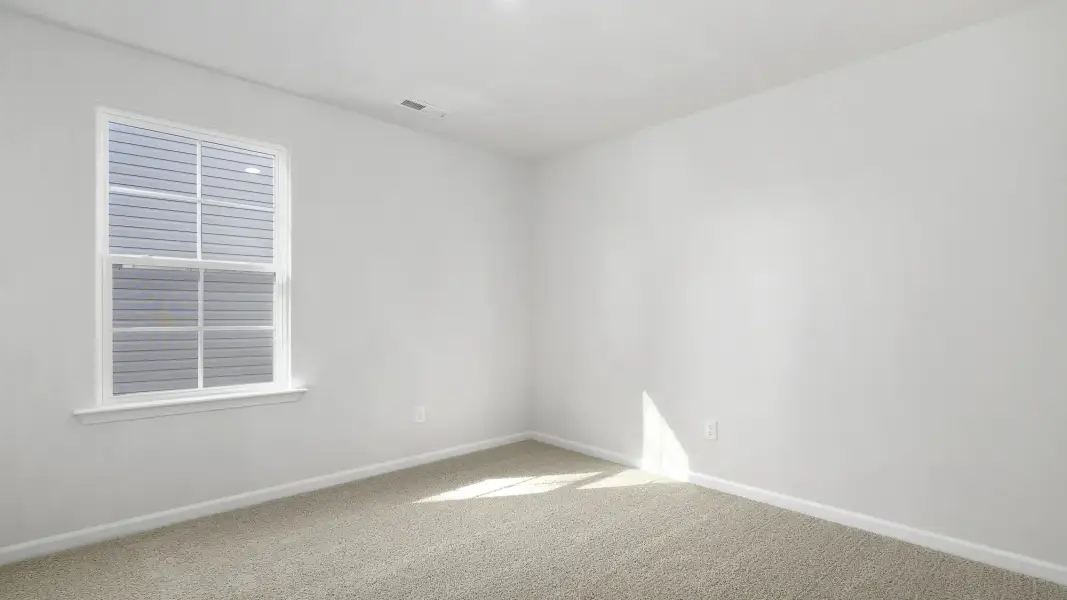 Spacious, unfurnished interior of a new home in Willow Mill, Thomasville (Image 22).
