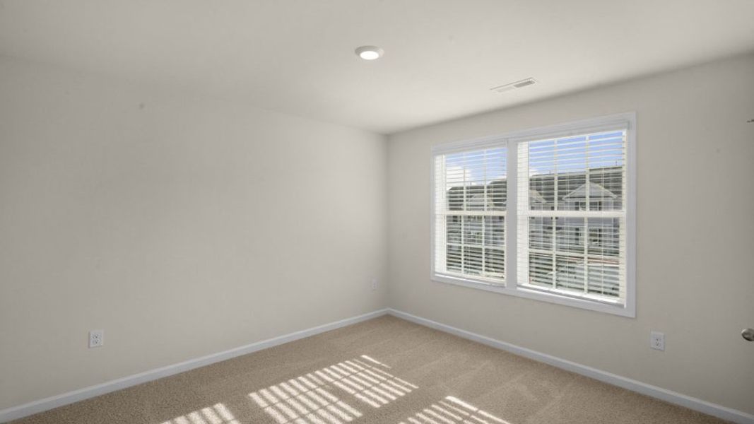 Spacious, unfurnished interior of a new home in Collins Ridge, Hillsborough (Image 30).