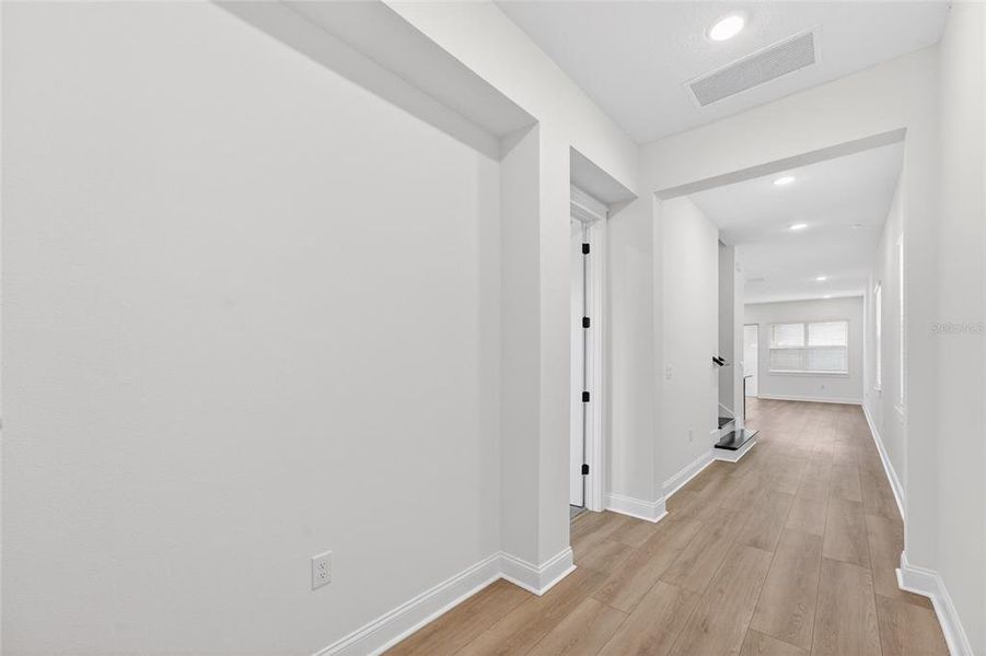 Spacious, unfurnished interior of a new home in , Winter Garden (Image 31).