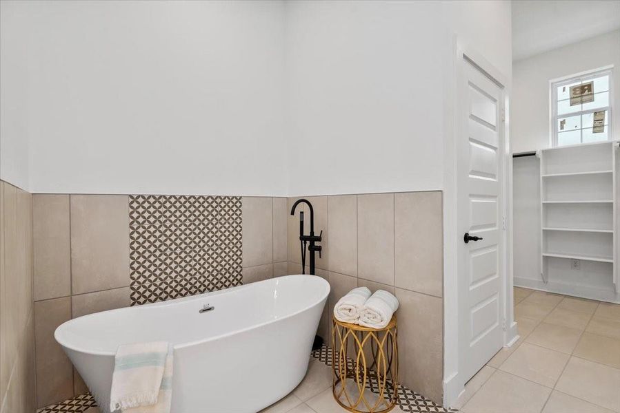 Furnished interior view inside a new home in , Houston (Image 33).