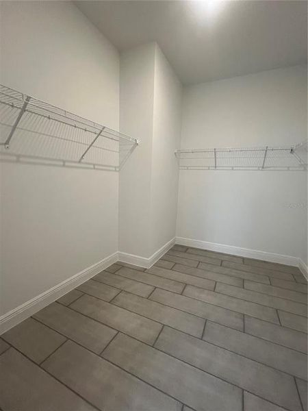 Spacious, unfurnished interior of a new home in Hills of Minneola, Minneola (Image 13).