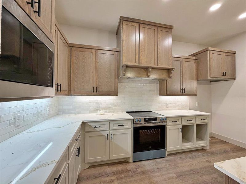 Furnished interior view inside a new home in , Abilene (Image 10).