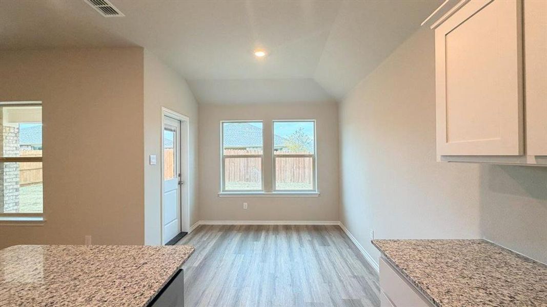 Spacious, unfurnished interior of a new home in Meadowbrook Estates, Cleburne (Image 8).