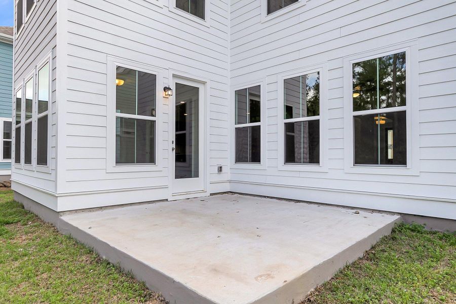 Exterior details and patio area of a home in Phillips Crossing, Ridgeville (Image 21).
