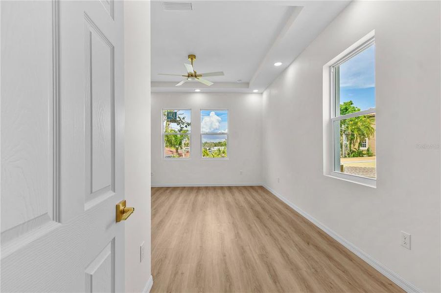 Spacious, unfurnished interior of a new home in , St. Petersburg (Image 52).