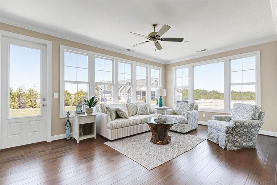 Shelter Bay, Sunroom