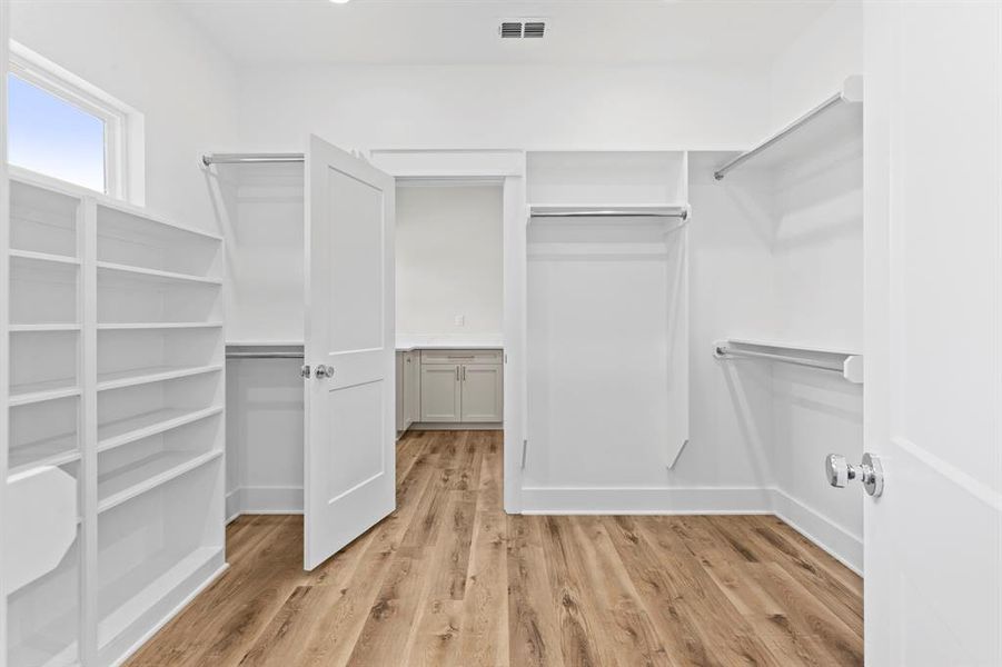 Spacious, unfurnished interior of a new home in , Lindale (Image 23).