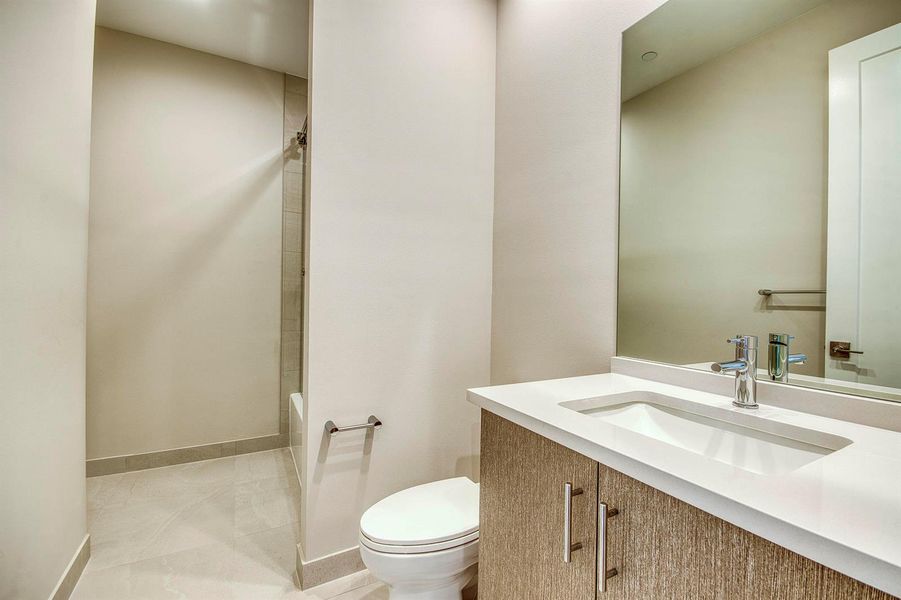 Guest Ensuite Bath 4 Guest Ensuite Bath 4