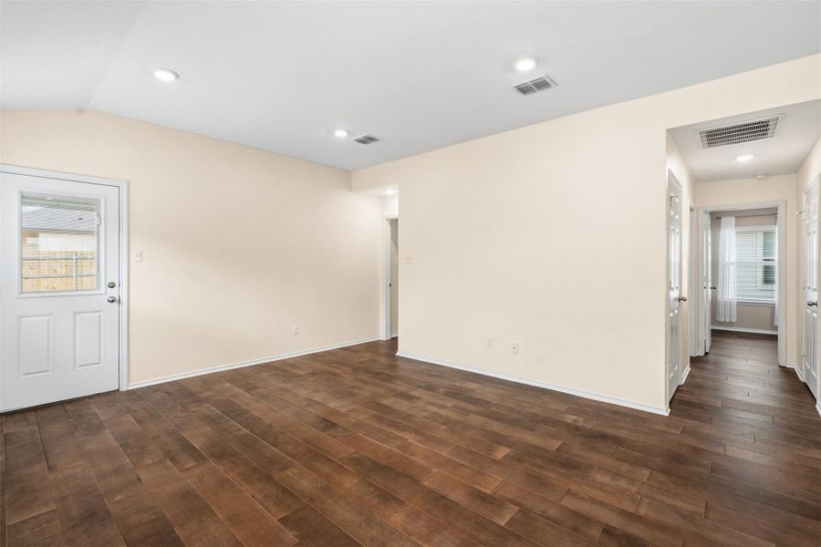 Spacious, unfurnished interior of a new home in , Troy (Image 20).