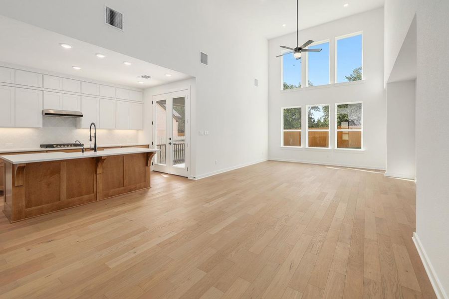 Spacious, unfurnished interior of a new home in Lariat, Liberty Hill (Image 17).