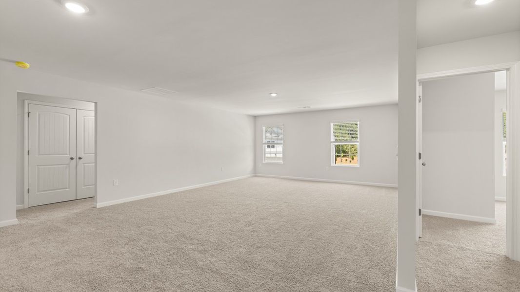 Representative unfurnished interior of a home built from the Mansfield by D.R. Horton in Grandview at Lanier, Dawsonville (Image 20).
