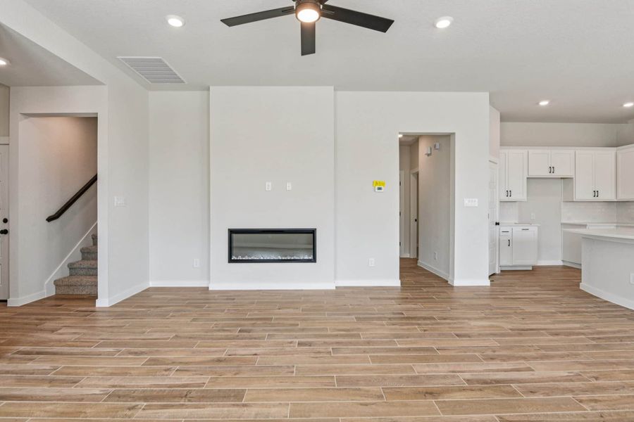 Spacious, unfurnished interior of a new home in Meyer Ranch, New Braunfels (Image 26).