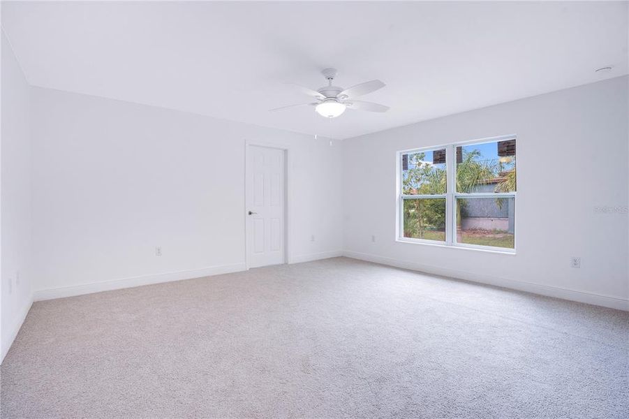 Spacious, unfurnished interior of a new home in , Palm Bay (Image 25).