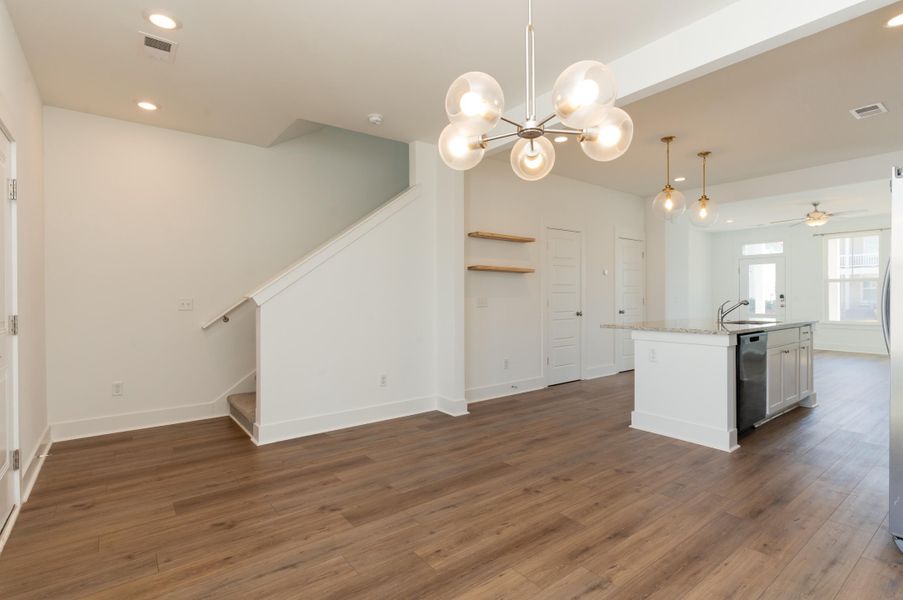 Spacious, unfurnished interior of a new home in , Summerville (Image 26).