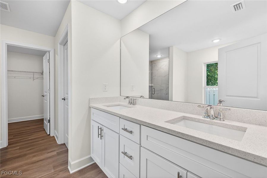Furnished interior view inside a new home in Cape Coral, Cape Coral (Image 9).