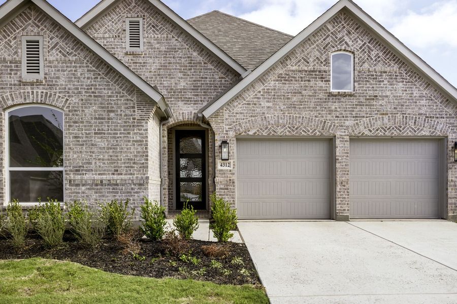 4312 Double Diamond - Front Entryway 4312 Double Diamond - Front Entryway