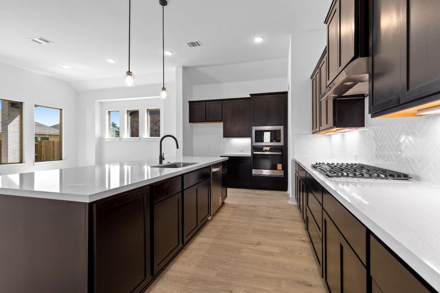 Beautiful finishes in Light & Bright Kitchen Beautiful finishes in Light & Bright Kitchen