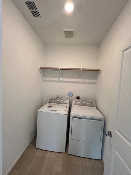 Furnished interior view inside a new home in Arcadia 40s, Missouri City (Image 10).