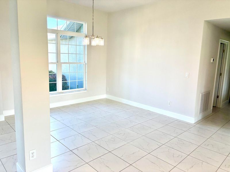 Spacious, unfurnished interior of a new home in Waterstone 72, Fort Pierce (Image 11).