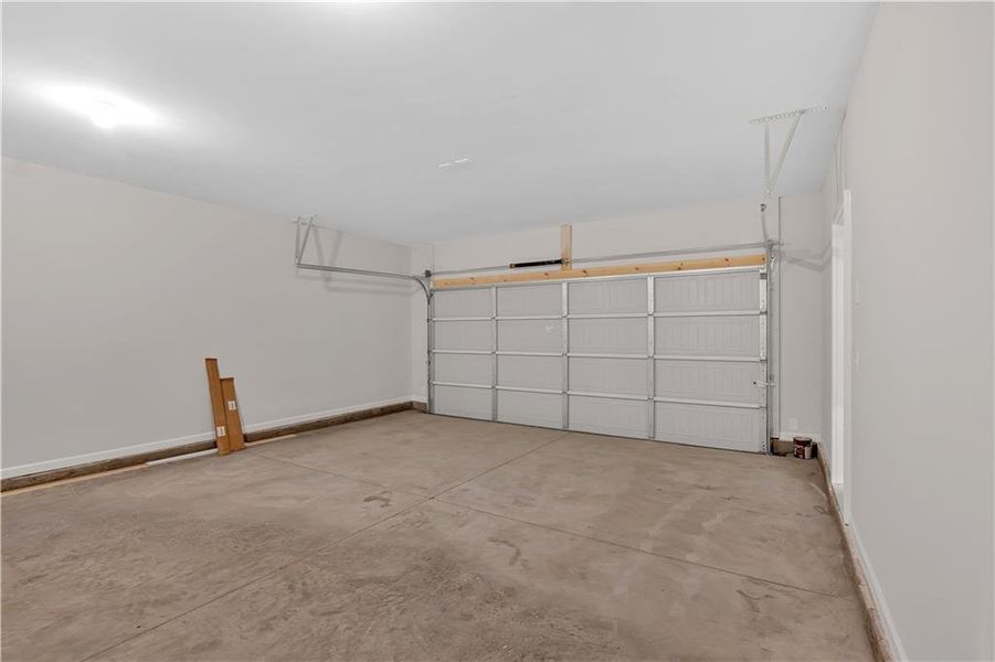 Spacious, unfurnished interior of a new home in , Adairsville (Image 23).