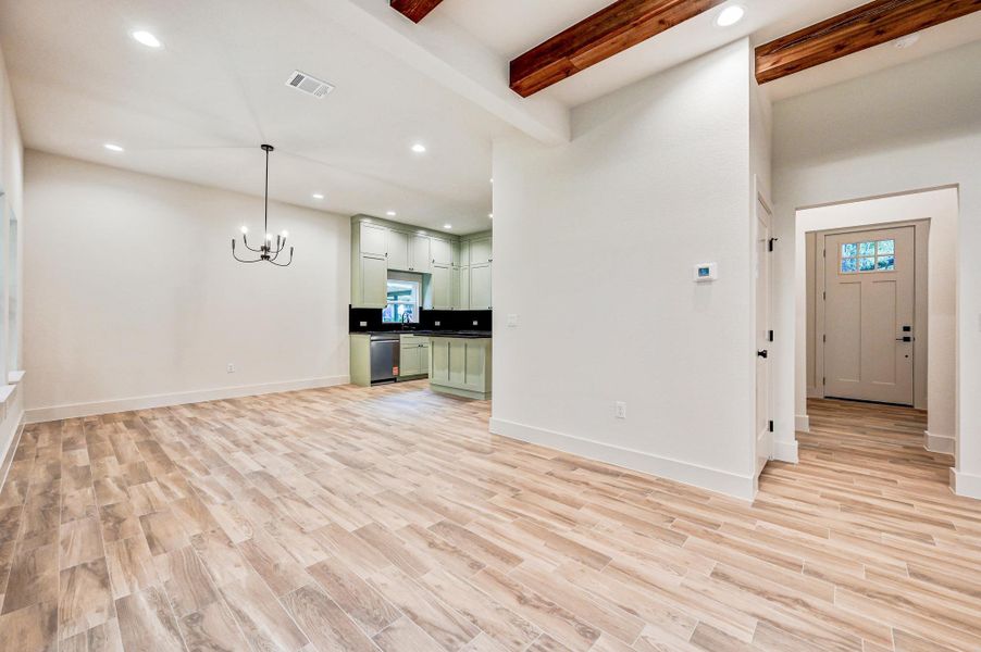 Spacious, unfurnished interior of a new home in , Wimberley (Image 22).