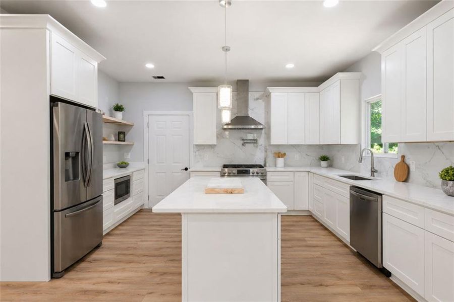 Furnished interior view inside a new home in , Ellenwood (Image 8).